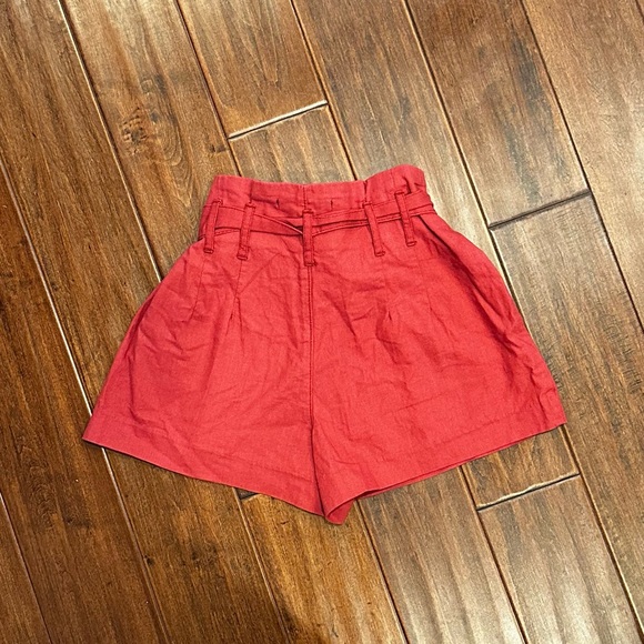 Abercrombie & Fitch High Waisted Linen-Blend Paperbag Shorts - Picture 4 of 7